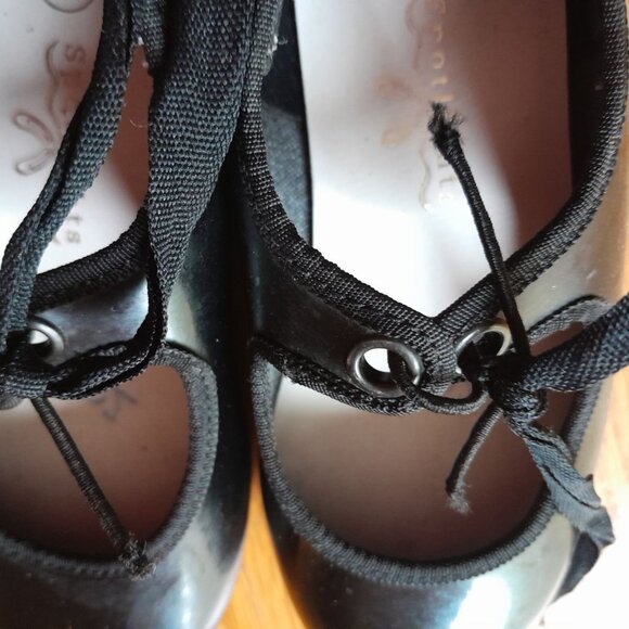 Spotlight tap shoes little kid size 8 black - Picture 4 of 5